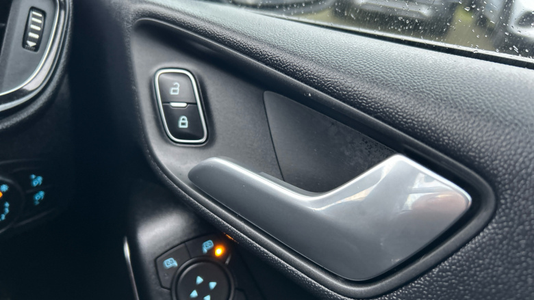 Ford Fiesta 1.0 EcoBoost Titanium 5dr Petrol Hatchback